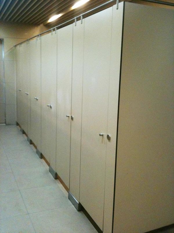 Waterproof 25mm Toilet Partition Panel aluminium honeycomb core Untuk Pintu